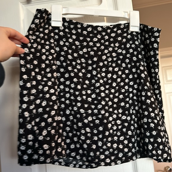 Floral Mini Skirt - Picture 2 of 3